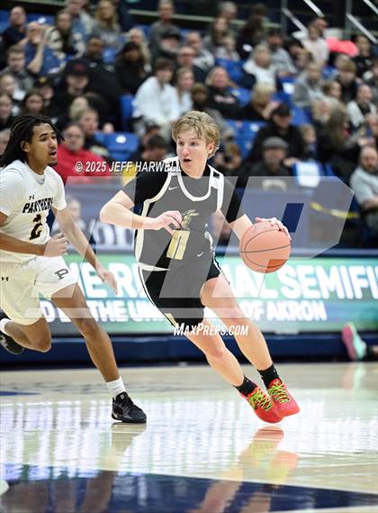 Thumbnail 3 in Perry vs. Harding (OHSAA Division 2 Regional Semifinal) photogallery.