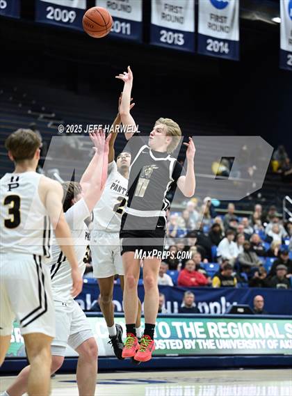 Thumbnail 3 in Perry vs. Harding (OHSAA Division 2 Regional Semifinal) photogallery.