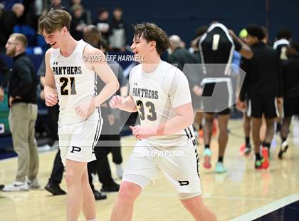 Thumbnail 2 in Perry vs. Harding (OHSAA Division 2 Regional Semifinal) photogallery.