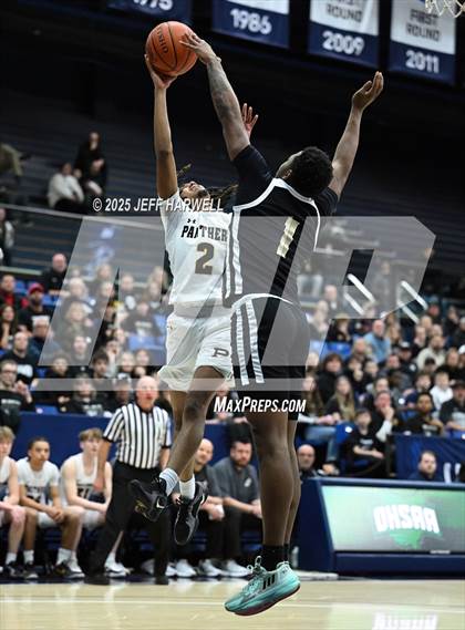 Thumbnail 2 in Perry vs. Harding (OHSAA Division 2 Regional Semifinal) photogallery.