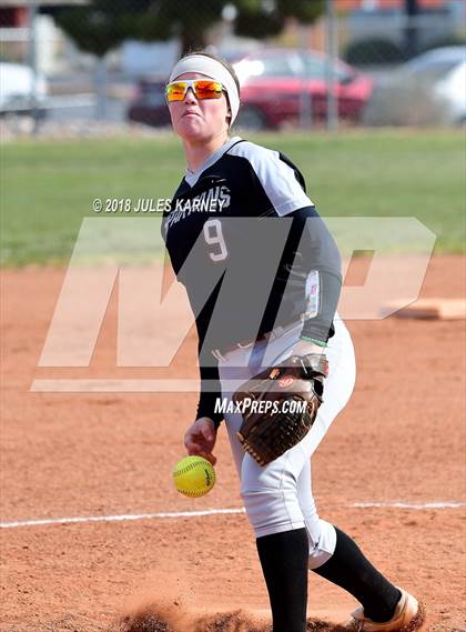 Thumbnail 2 in Cimarron-Memorial vs Faith Lutheran photogallery.