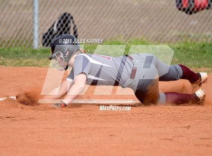 Thumbnail 3 in Cimarron-Memorial vs Faith Lutheran photogallery.