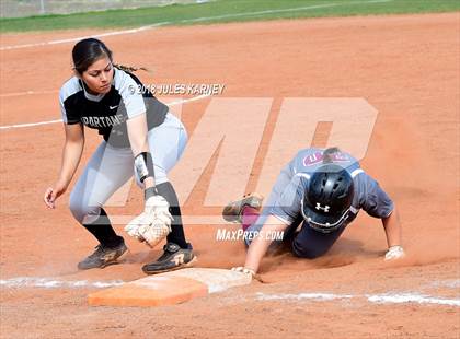 Thumbnail 3 in Cimarron-Memorial vs Faith Lutheran photogallery.