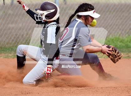 Thumbnail 2 in Cimarron-Memorial vs Faith Lutheran photogallery.