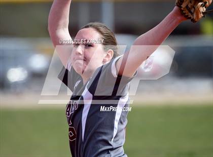 Thumbnail 3 in Cimarron-Memorial vs Faith Lutheran photogallery.