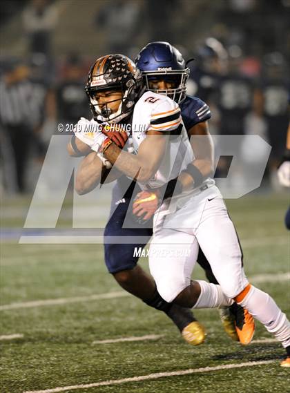 Thumbnail 3 in Central vs. Sierra Canyon (CIF State D1AA Final) photogallery.