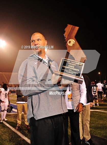 Thumbnail 3 in Central vs. Sierra Canyon (CIF State D1AA Final) photogallery.
