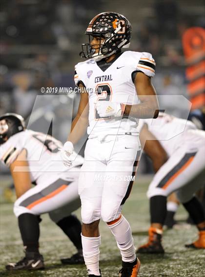 Thumbnail 1 in Central vs. Sierra Canyon (CIF State D1AA Final) photogallery.