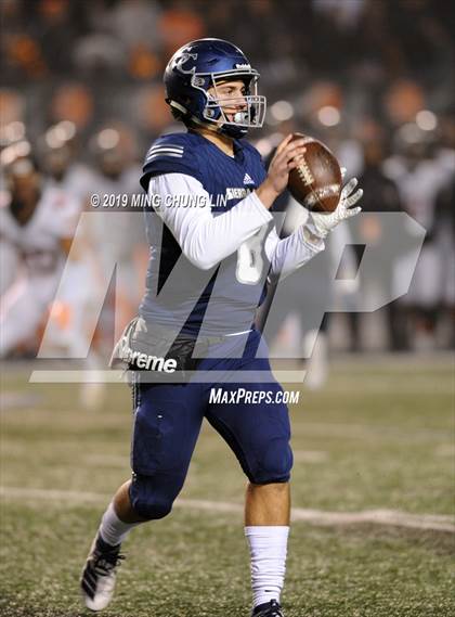 Thumbnail 3 in Central vs. Sierra Canyon (CIF State D1AA Final) photogallery.