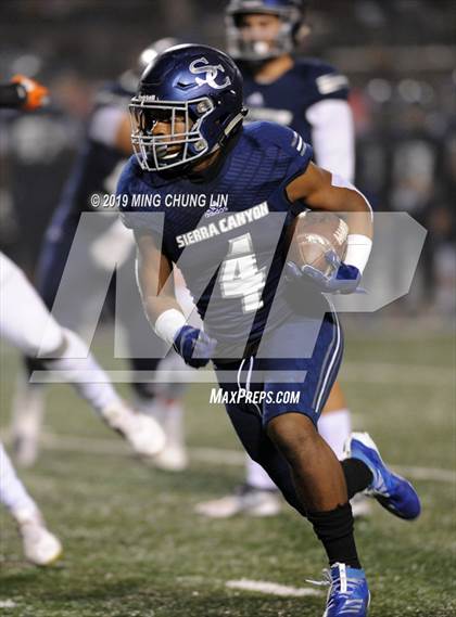 Thumbnail 1 in Central vs. Sierra Canyon (CIF State D1AA Final) photogallery.