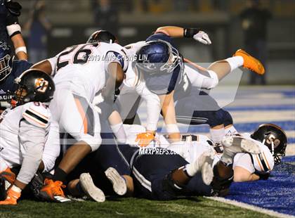 Thumbnail 3 in Central vs. Sierra Canyon (CIF State D1AA Final) photogallery.