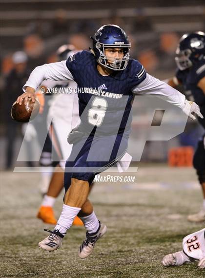Thumbnail 3 in Central vs. Sierra Canyon (CIF State D1AA Final) photogallery.