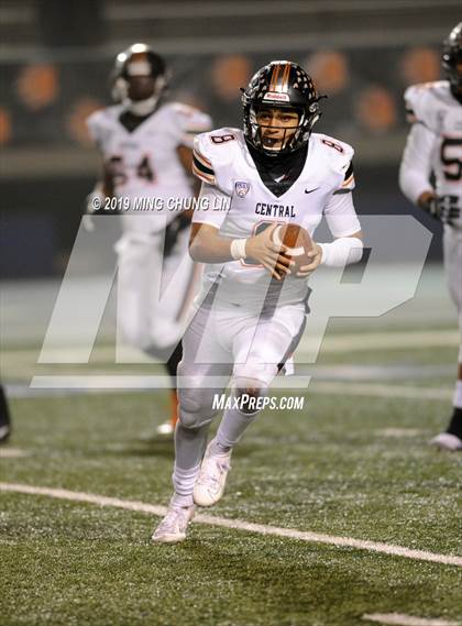 Thumbnail 1 in Central vs. Sierra Canyon (CIF State D1AA Final) photogallery.