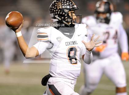 Thumbnail 3 in Central vs. Sierra Canyon (CIF State D1AA Final) photogallery.