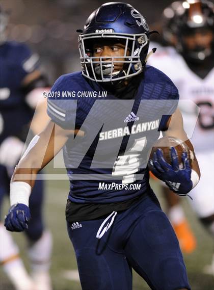 Thumbnail 3 in Central vs. Sierra Canyon (CIF State D1AA Final) photogallery.