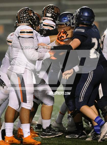 Thumbnail 1 in Central vs. Sierra Canyon (CIF State D1AA Final) photogallery.