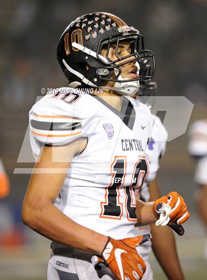 Thumbnail 2 in Central vs. Sierra Canyon (CIF State D1AA Final) photogallery.