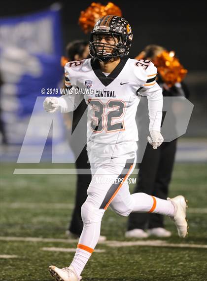 Thumbnail 1 in Central vs. Sierra Canyon (CIF State D1AA Final) photogallery.