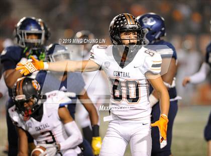 Thumbnail 1 in Central vs. Sierra Canyon (CIF State D1AA Final) photogallery.