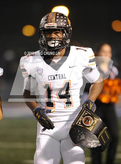 Thumbnail 3 in Central vs. Sierra Canyon (CIF State D1AA Final) photogallery.