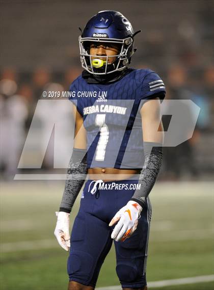 Thumbnail 2 in Central vs. Sierra Canyon (CIF State D1AA Final) photogallery.