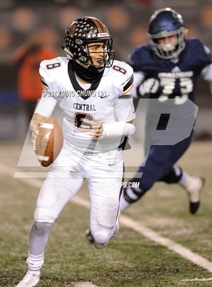 Thumbnail 2 in Central vs. Sierra Canyon (CIF State D1AA Final) photogallery.