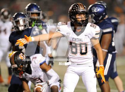 Thumbnail 2 in Central vs. Sierra Canyon (CIF State D1AA Final) photogallery.