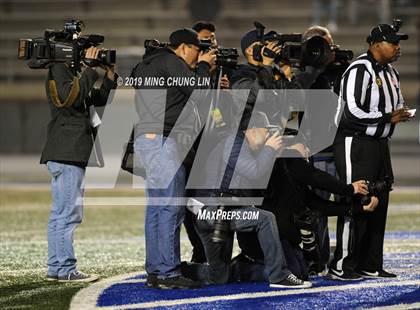 Thumbnail 1 in Central vs. Sierra Canyon (CIF State D1AA Final) photogallery.