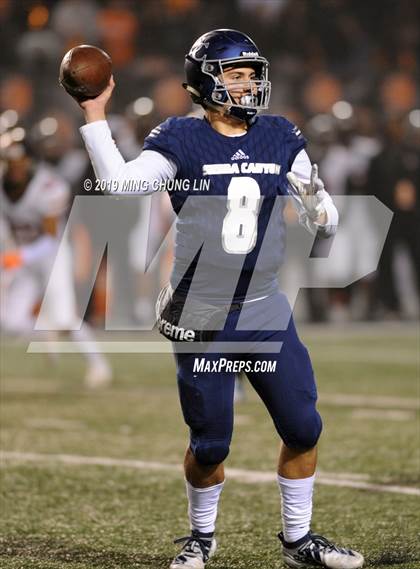Thumbnail 2 in Central vs. Sierra Canyon (CIF State D1AA Final) photogallery.