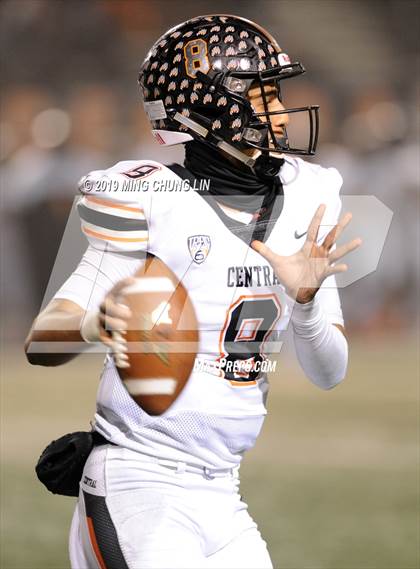 Thumbnail 2 in Central vs. Sierra Canyon (CIF State D1AA Final) photogallery.
