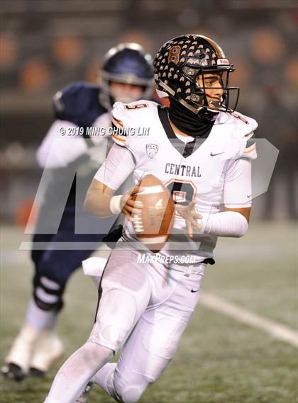 Thumbnail 3 in Central vs. Sierra Canyon (CIF State D1AA Final) photogallery.
