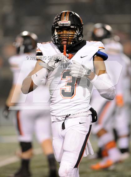 Thumbnail 3 in Central vs. Sierra Canyon (CIF State D1AA Final) photogallery.
