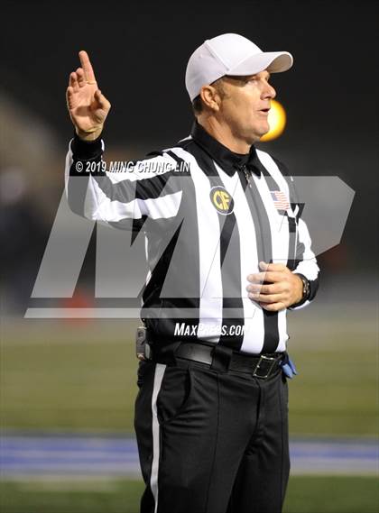 Thumbnail 2 in Central vs. Sierra Canyon (CIF State D1AA Final) photogallery.