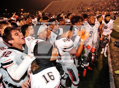 Thumbnail 2 in Central vs. Sierra Canyon (CIF State D1AA Final) photogallery.