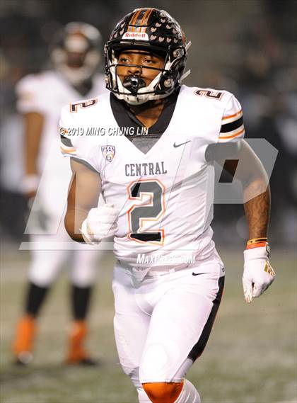 Thumbnail 3 in Central vs. Sierra Canyon (CIF State D1AA Final) photogallery.