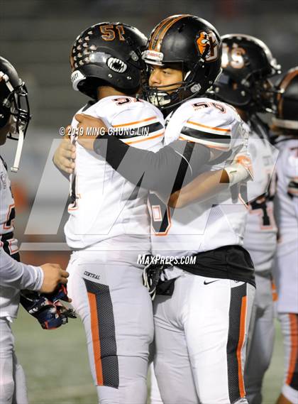 Thumbnail 2 in Central vs. Sierra Canyon (CIF State D1AA Final) photogallery.
