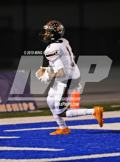 Thumbnail 2 in Central vs. Sierra Canyon (CIF State D1AA Final) photogallery.