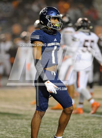 Thumbnail 3 in Central vs. Sierra Canyon (CIF State D1AA Final) photogallery.
