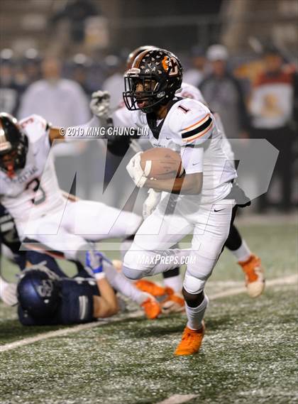 Thumbnail 1 in Central vs. Sierra Canyon (CIF State D1AA Final) photogallery.