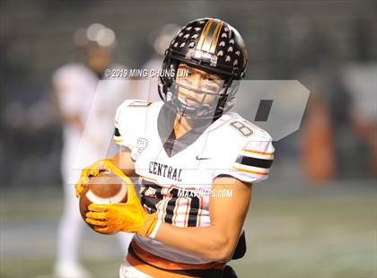 Thumbnail 2 in Central vs. Sierra Canyon (CIF State D1AA Final) photogallery.