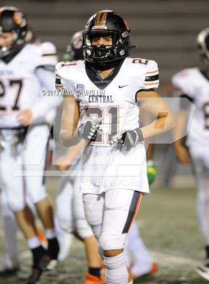 Thumbnail 3 in Central vs. Sierra Canyon (CIF State D1AA Final) photogallery.