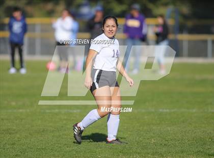 Thumbnail 2 in Escalon vs. Stone Ridge Christian photogallery.