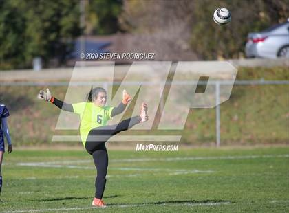 Thumbnail 2 in Escalon vs. Stone Ridge Christian photogallery.