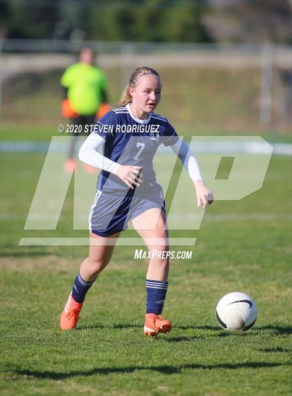 Thumbnail 2 in Escalon vs. Stone Ridge Christian photogallery.