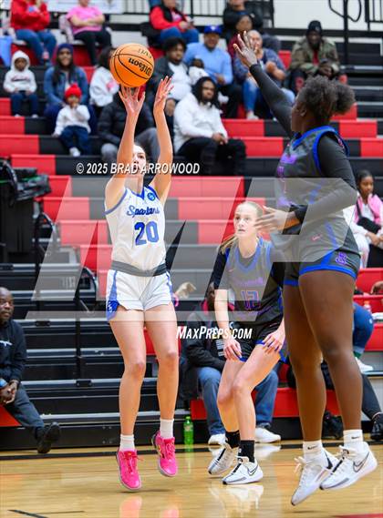 Thumbnail 3 in Statesville vs Community School of Davidson (North Iredell Holiday Classic) photogallery.