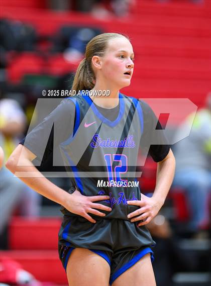 Thumbnail 3 in Statesville vs Community School of Davidson (North Iredell Holiday Classic) photogallery.