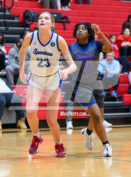 Thumbnail 3 in Statesville vs Community School of Davidson (North Iredell Holiday Classic) photogallery.