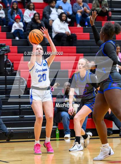 Thumbnail 2 in Statesville vs Community School of Davidson (North Iredell Holiday Classic) photogallery.