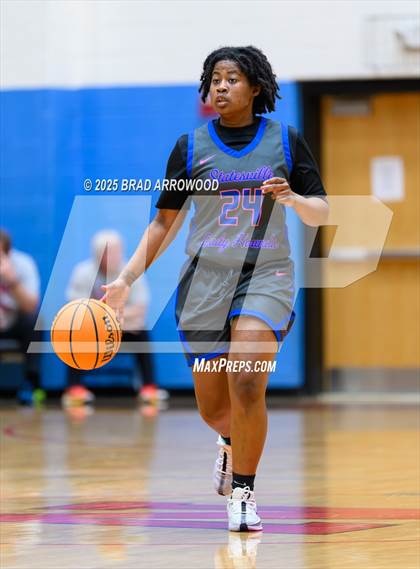 Thumbnail 3 in Statesville vs Community School of Davidson (North Iredell Holiday Classic) photogallery.