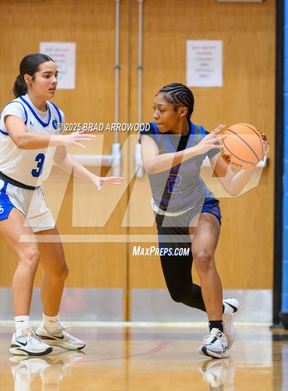 Thumbnail 3 in Statesville vs Community School of Davidson (North Iredell Holiday Classic) photogallery.